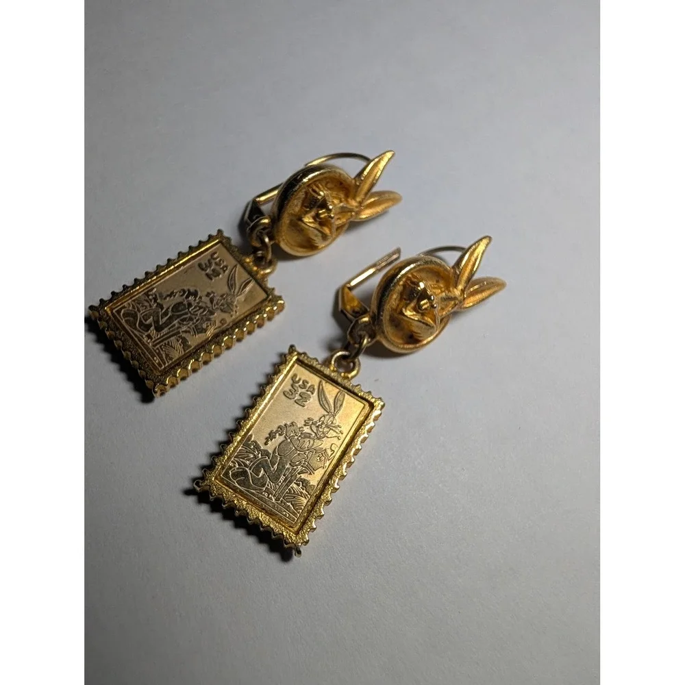 Looney Tunes Bugs Bunny Stamp Collection Earrings Gold Excellent 1997 USA Drop